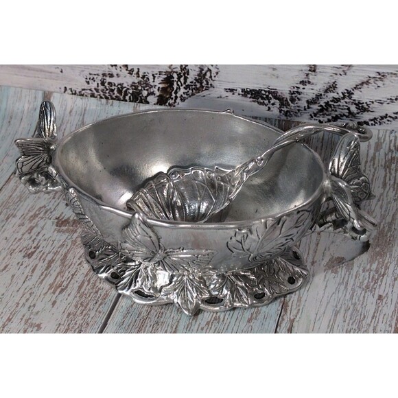 Arthur Court Gravy Boat with Ladle / Butterfly Motif  1999 - 10 in by 5 in - Picture 17 of 17